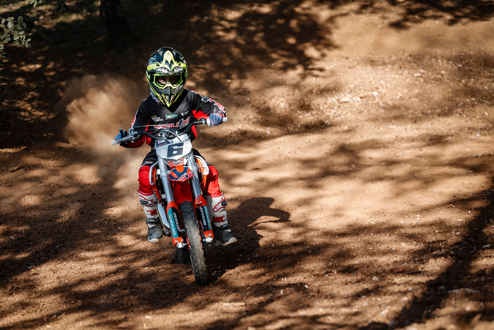 cursillos de motocross para niños