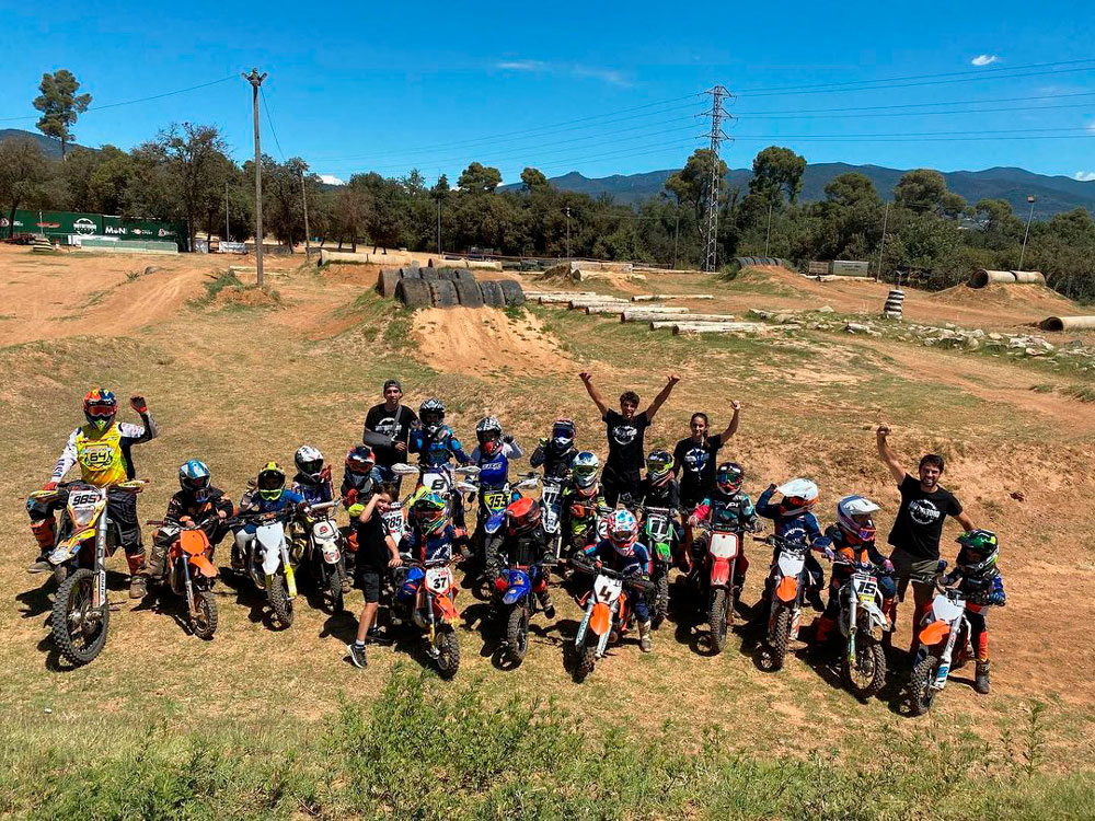 Campus de verno de motocross